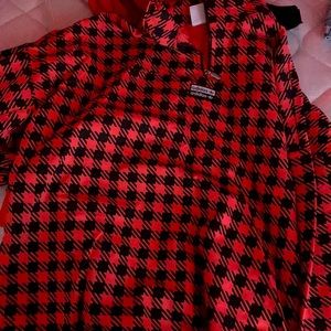 Adidas long sleeve shirt size large red and black